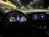 Toyota Camry 2021 года за 13 000 000 тг. в Актобе – фото 5