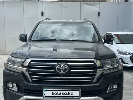 Toyota Land Cruiser 2017 года за 25 000 000 тг. в Шымкент