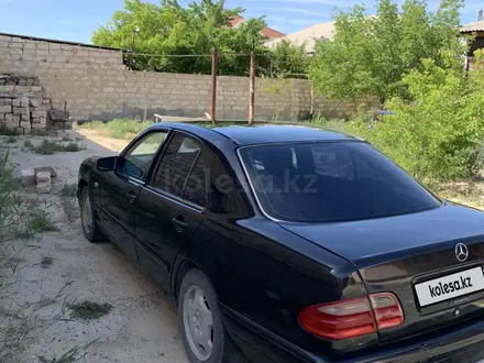 Mercedes-Benz E 200 1997 года за 1 400 000 тг. в Жанаозен – фото 5