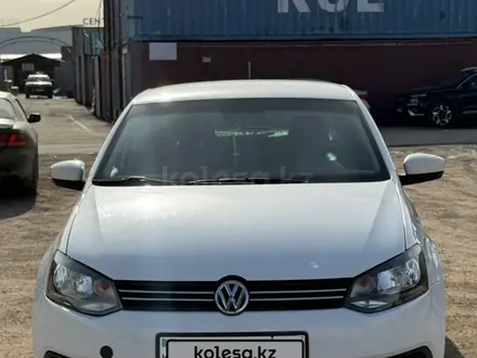 Volkswagen Polo 2015 года за 3 300 000 тг. в Астана – фото 2