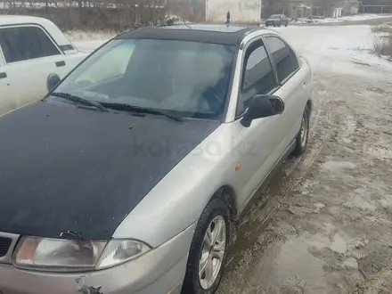 Mitsubishi Carisma 1996 года за 1 100 000 тг. в Житикара – фото 2