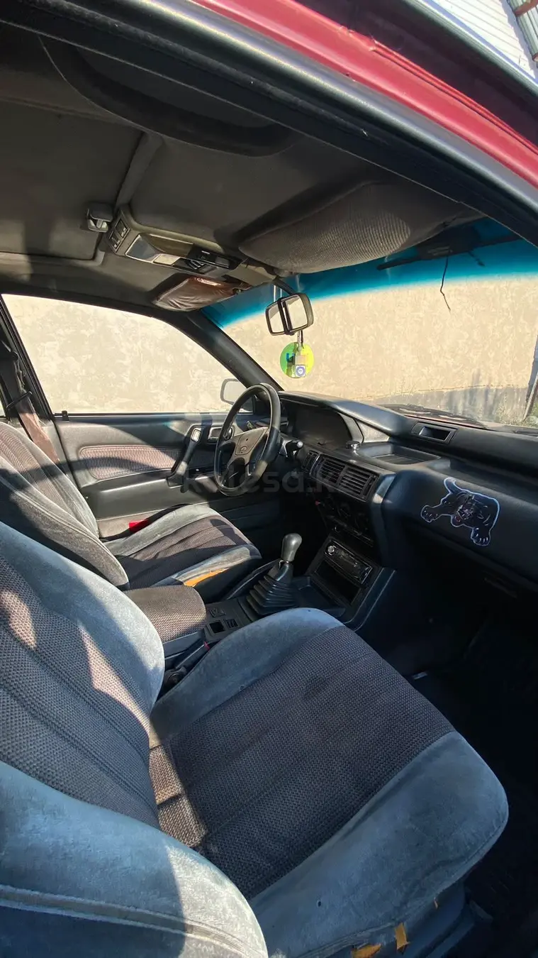 Mitsubishi Galant, 1990
