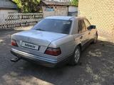 Mercedes-Benz E 220 1994 года за 1 100 000 тг. в Астана – фото 2
