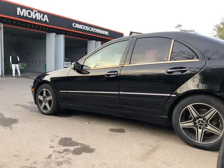 Mercedes-Benz C 240 2004 года за 4 000 000 тг. в Алматы