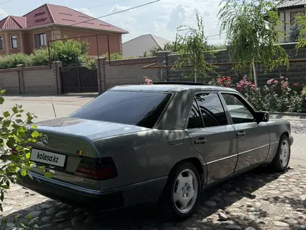 Mercedes-Benz E 230 1992 года за 1 900 000 тг. в Алматы