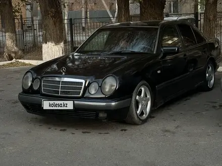 Mercedes-Benz E 230 1996 года за 2 500 000 тг. в Алматы