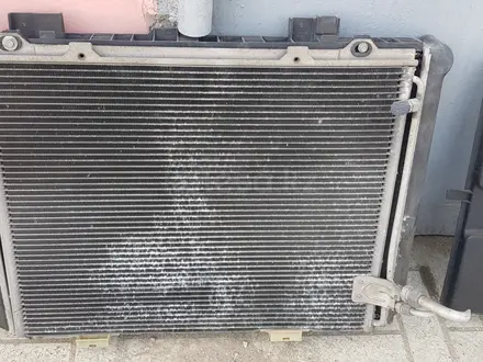Радиатор w210 за 50 000 тг. в Атырау – фото 7