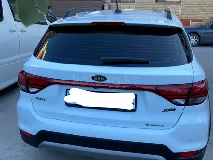 Kia Rio X-Line 2020 года за 8 500 000 тг. в Атырау – фото 2