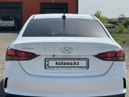 Hyundai Accent 2020 года за 6 700 000 тг. в Караганда – фото 2