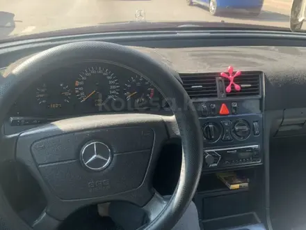 Mercedes-Benz C 240 1999 года за 3 400 000 тг. в Талдыкорган – фото 18