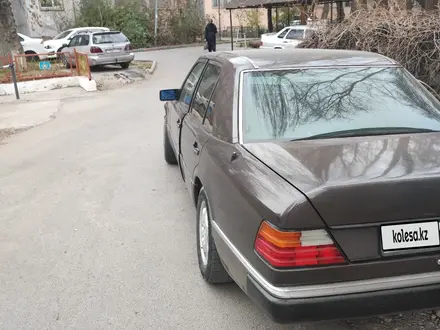 Mercedes-Benz E 230 1991 года за 1 750 000 тг. в Шымкент – фото 3