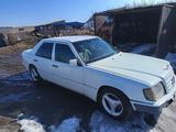 Mercedes-Benz E 220 1994 года за 890 000 тг. в Абай (Абайский р-н) – фото 2