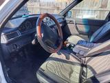 Mercedes-Benz E 220 1994 года за 890 000 тг. в Абай (Абайский р-н) – фото 4