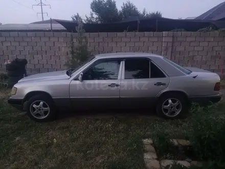 Mercedes-Benz E 230 1991 года за 1 100 000 тг. в Шымкент – фото 4