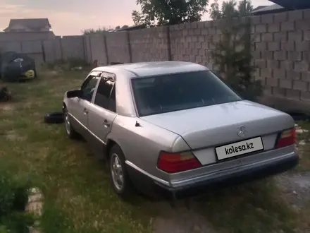 Mercedes-Benz E 230 1991 года за 1 100 000 тг. в Шымкент – фото 5