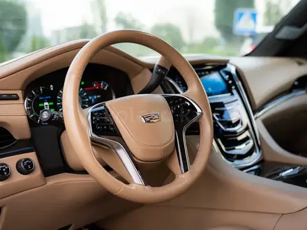 Cadillac Escalade 2018 года за 38 000 000 тг. в Алматы