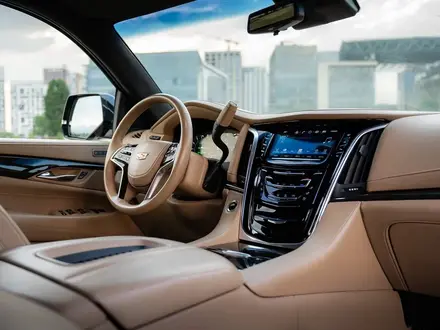 Cadillac Escalade 2018 года за 38 000 000 тг. в Алматы – фото 4