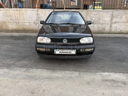 Volkswagen Golf 1995 года за 1 900 000 тг. в Караганда