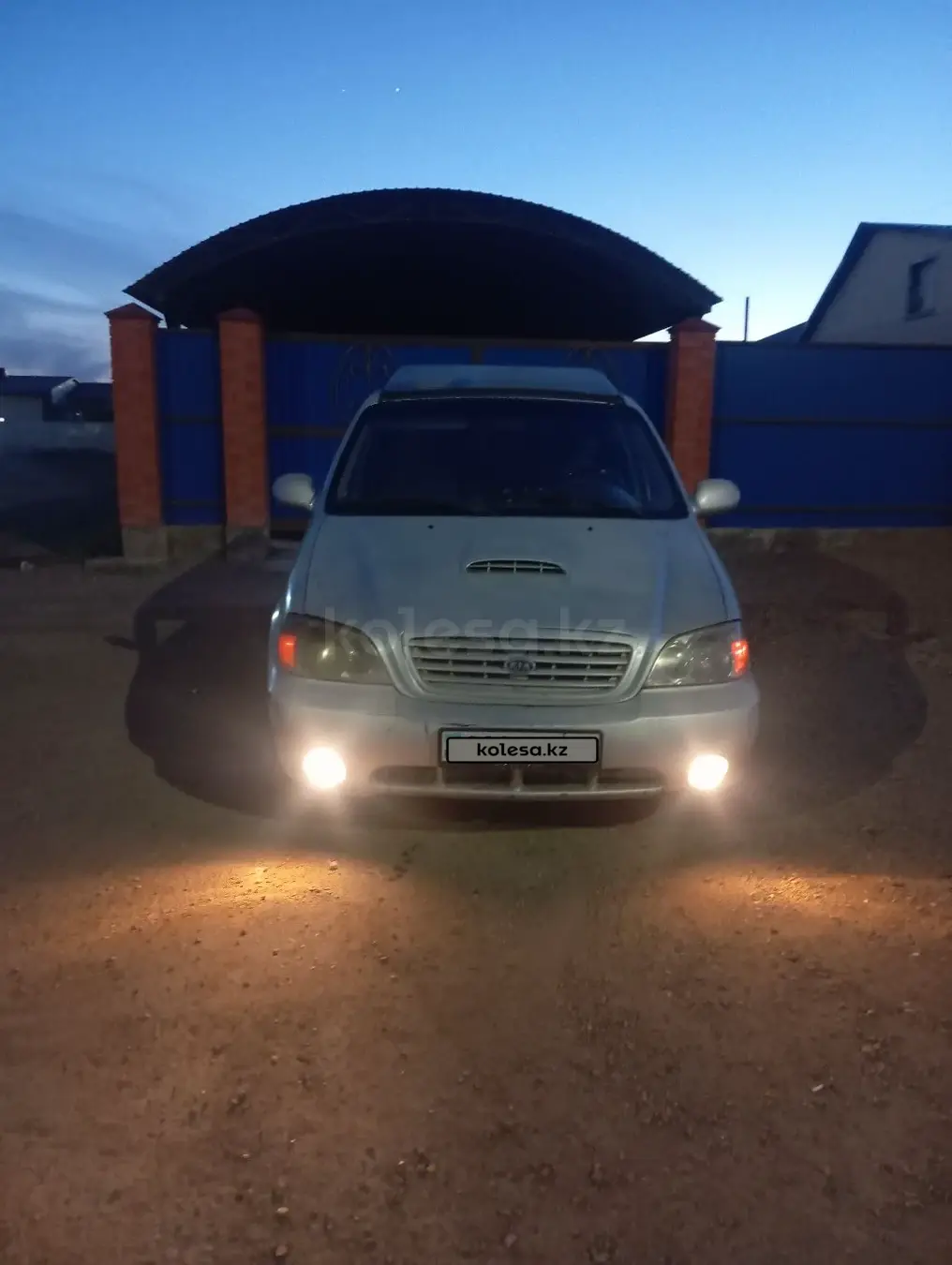 Kia Carnival, 2002
