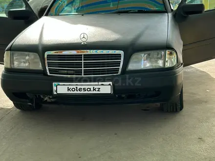 Mercedes-Benz C 200 1994 года за 1 650 000 тг. в Шымкент – фото 2