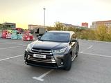 Toyota Highlander 2018 годаүшін21 000 000 тг. в Атырау