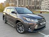Toyota Highlander 2018 года за 16 650 000 тг. в Атырау – фото 4