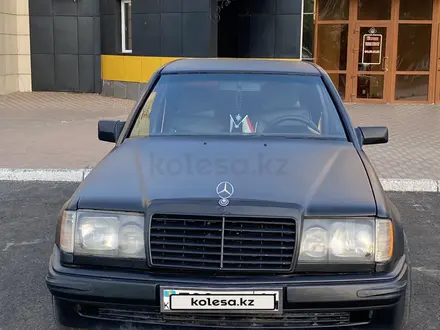 Mercedes-Benz E 260 1991 года за 1 800 000 тг. в Павлодар – фото 3