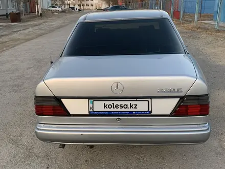 Mercedes-Benz E 220 1993 года за 1 700 000 тг. в Кызылорда – фото 2