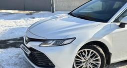 Toyota Camry 2018 года за 12 600 000 тг. в Алматы – фото 2