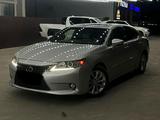 Lexus ES 300h 2014 годаүшін7 300 000 тг. в Атырау – фото 3
