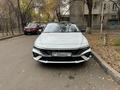 Hyundai Elantra 2023 годаfor8 650 000 тг. в Алматы