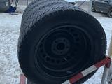 Комплект зимних резин 215/60 R16 за 100 000 тг. в Костанай – фото 2