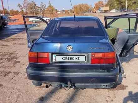 Volkswagen Vento 1992 года за 1 500 000 тг. в Караганда – фото 2