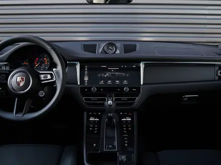 Porsche Macan 2.0 PDK 2025 года за 58 000 000 тг. в Атырау – фото 22