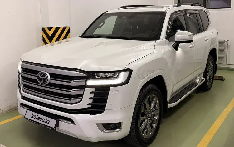 Toyota Land Cruiser 2025 года за 63 000 000 тг. в Алматы