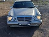 Mercedes-Benz E 230 1996 года за 2 700 000 тг. в Караганда – фото 2