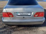 Mercedes-Benz E 230 1996 года за 2 700 000 тг. в Караганда – фото 5