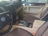 Volkswagen Touareg 2003 года за 4 000 000 тг. в Усть-Каменогорск – фото 5
