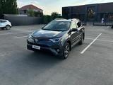 Toyota RAV4 2016 года за 8 000 000 тг. в Актобе