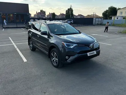 Toyota RAV4 2016 года за 8 000 000 тг. в Актобе – фото 2