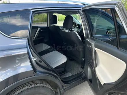 Toyota RAV4 2016 года за 8 000 000 тг. в Актобе – фото 8