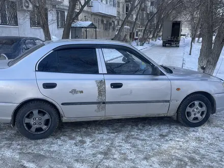 Hyundai Accent 2005 года за 2 000 000 тг. в Актобе – фото 2