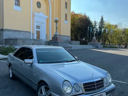 Mercedes-Benz E 280 1998 года за 5 400 000 тг. в Алматы – фото 2