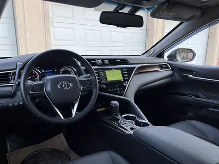 Toyota Camry 2019 года за 17 800 000 тг. в Туркестан – фото 28