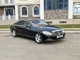 Mercedes-Benz S 350 2010 годаүшін11 999 999 тг. в Астана – фото 2