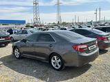 Toyota Camry 2013 года за 8 700 000 тг. в Шымкент – фото 2