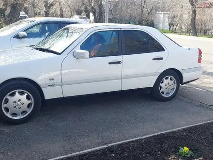 Mercedes-Benz C 220 1996 года за 3 400 000 тг. в Талдыкорган – фото 2