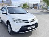 Toyota RAV4 2014 годаfor9 000 000 тг. в Атырау