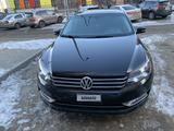 Volkswagen Passat 2012 годаүшін3 300 000 тг. в Атырау