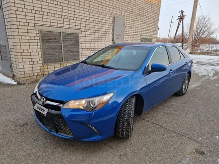 Toyota Camry 2017 года за 7 000 000 тг. в Актобе